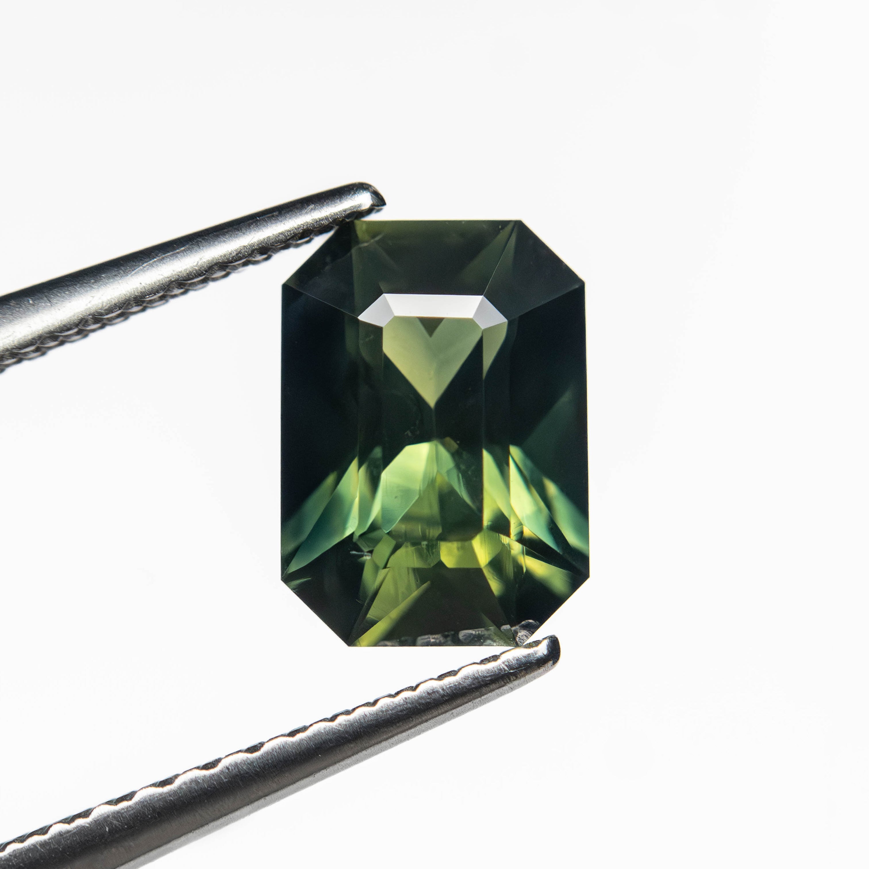 1.56ct 8.07x5.80x4.00mm Cut Corner Rectangle Step Cut Sapphire 27334-01