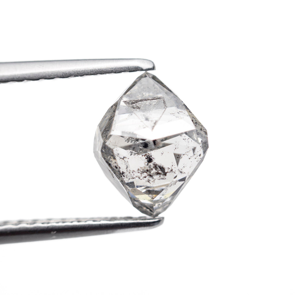 2.62ct 8.09x6.68x6.53mm Octahedron 🇨🇦 27798-02