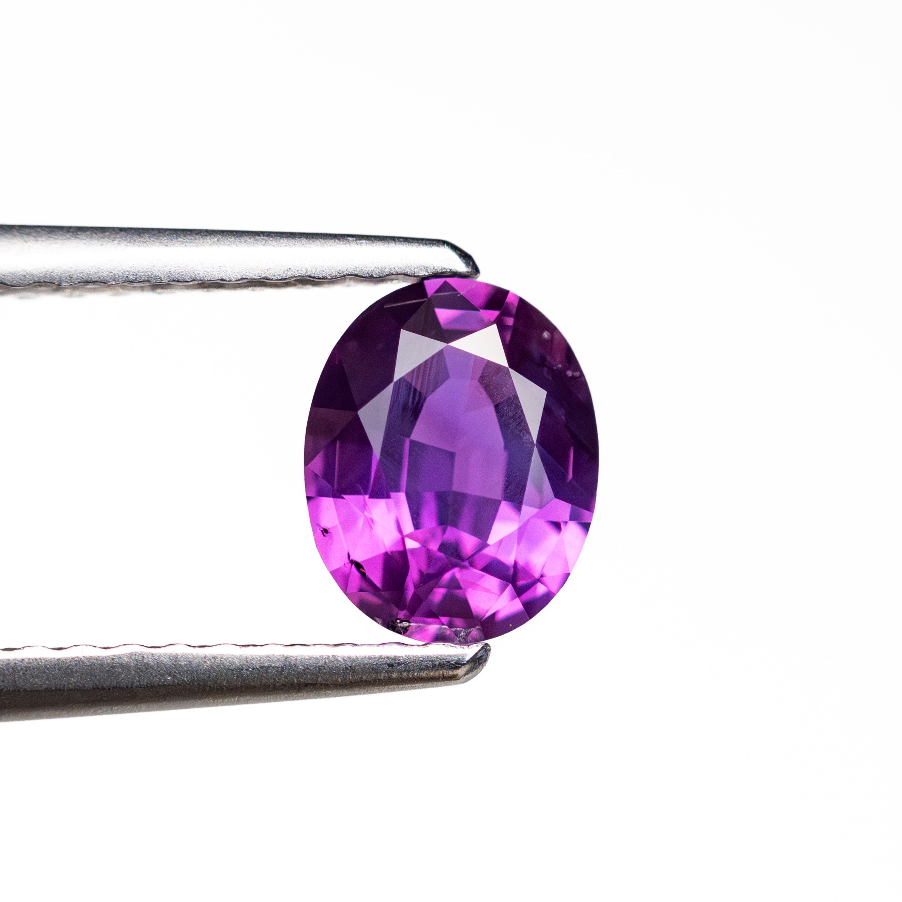 0.94ct 6.74x5.43x3.11mm Oval Brilliant Sapphire 27955-09