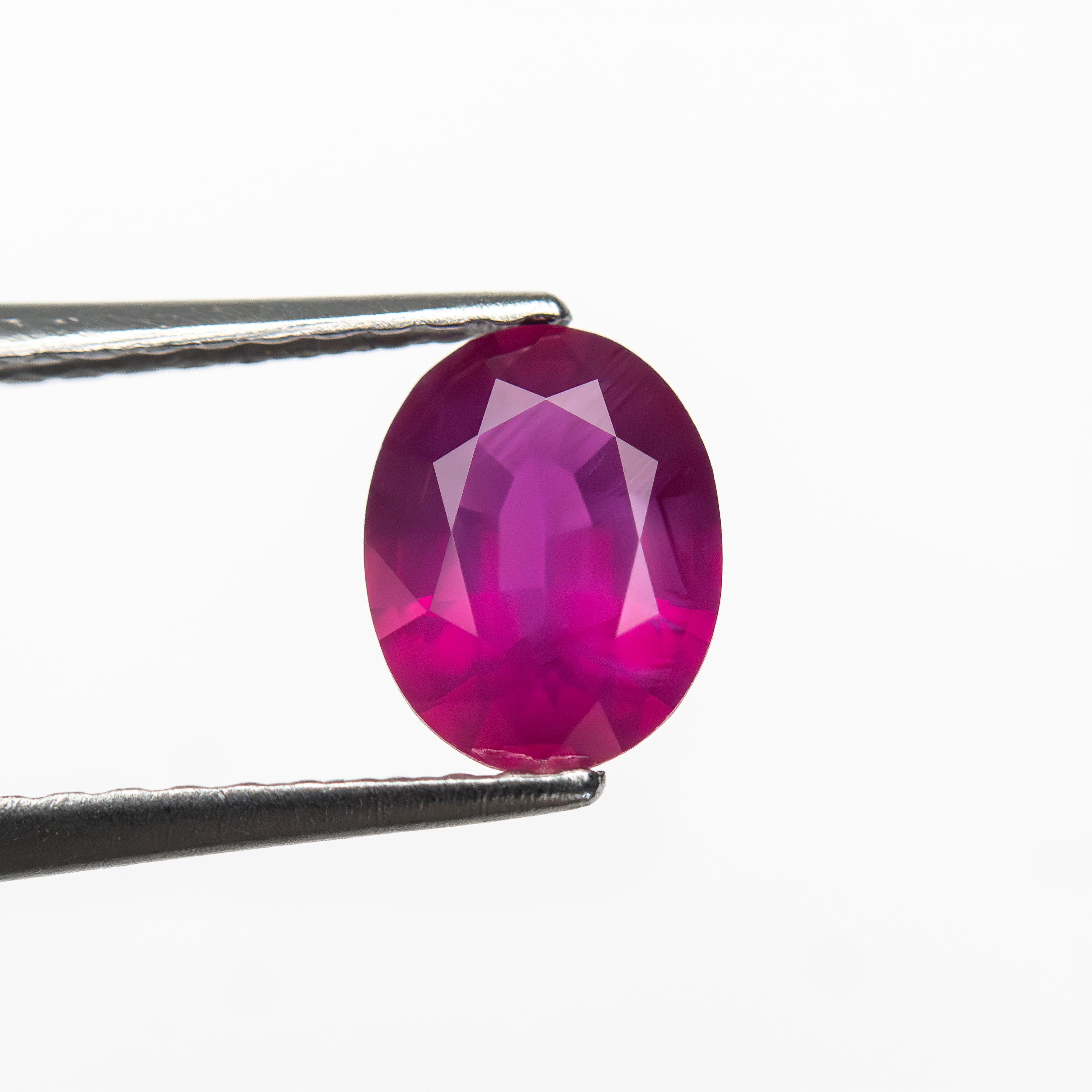 0.88ct 6.71x5.27x3.07mm Oval Brilliant Ruby 27956-25