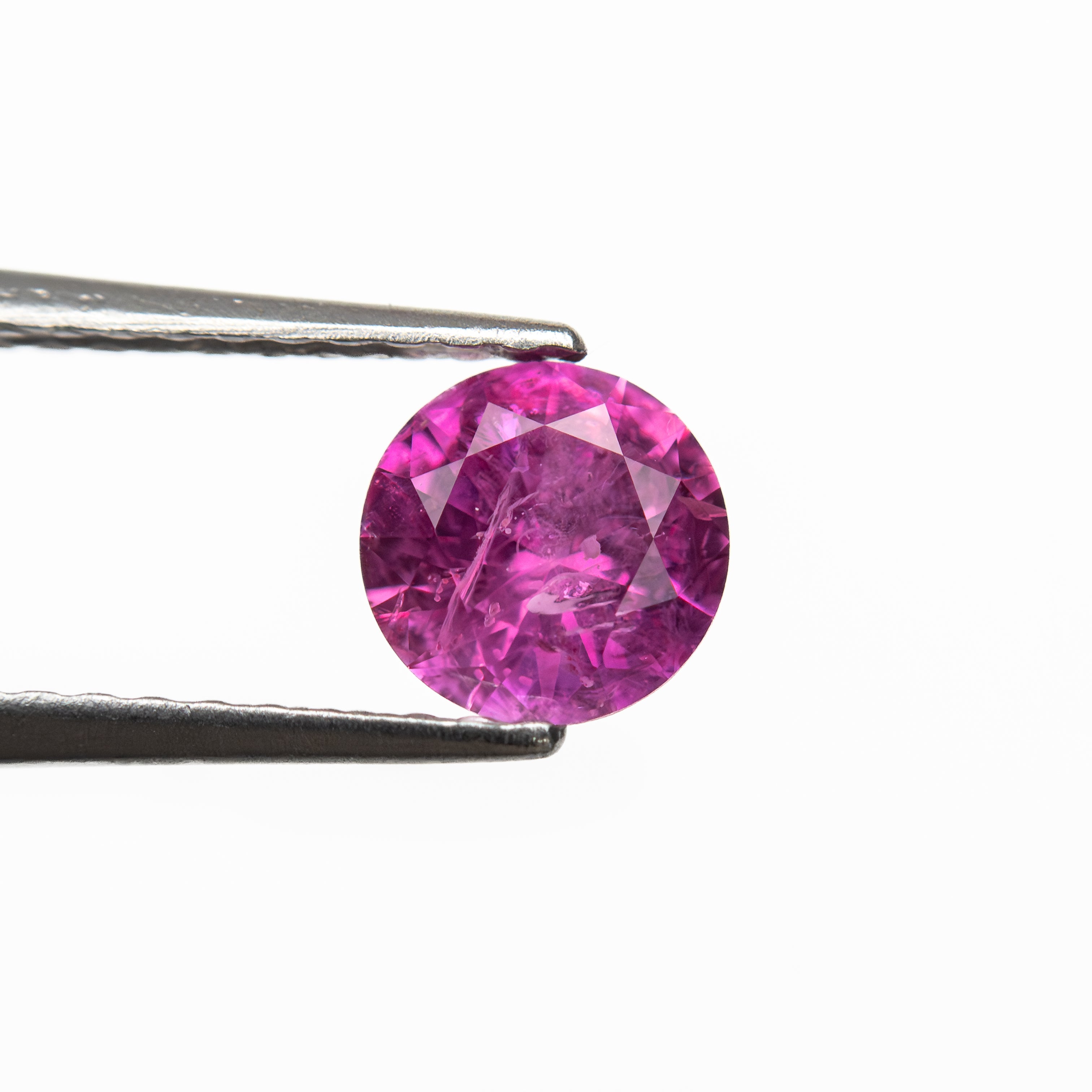 0.71ct 5.53x5.51x3.36mm Round Brilliant Sapphire 27957-23