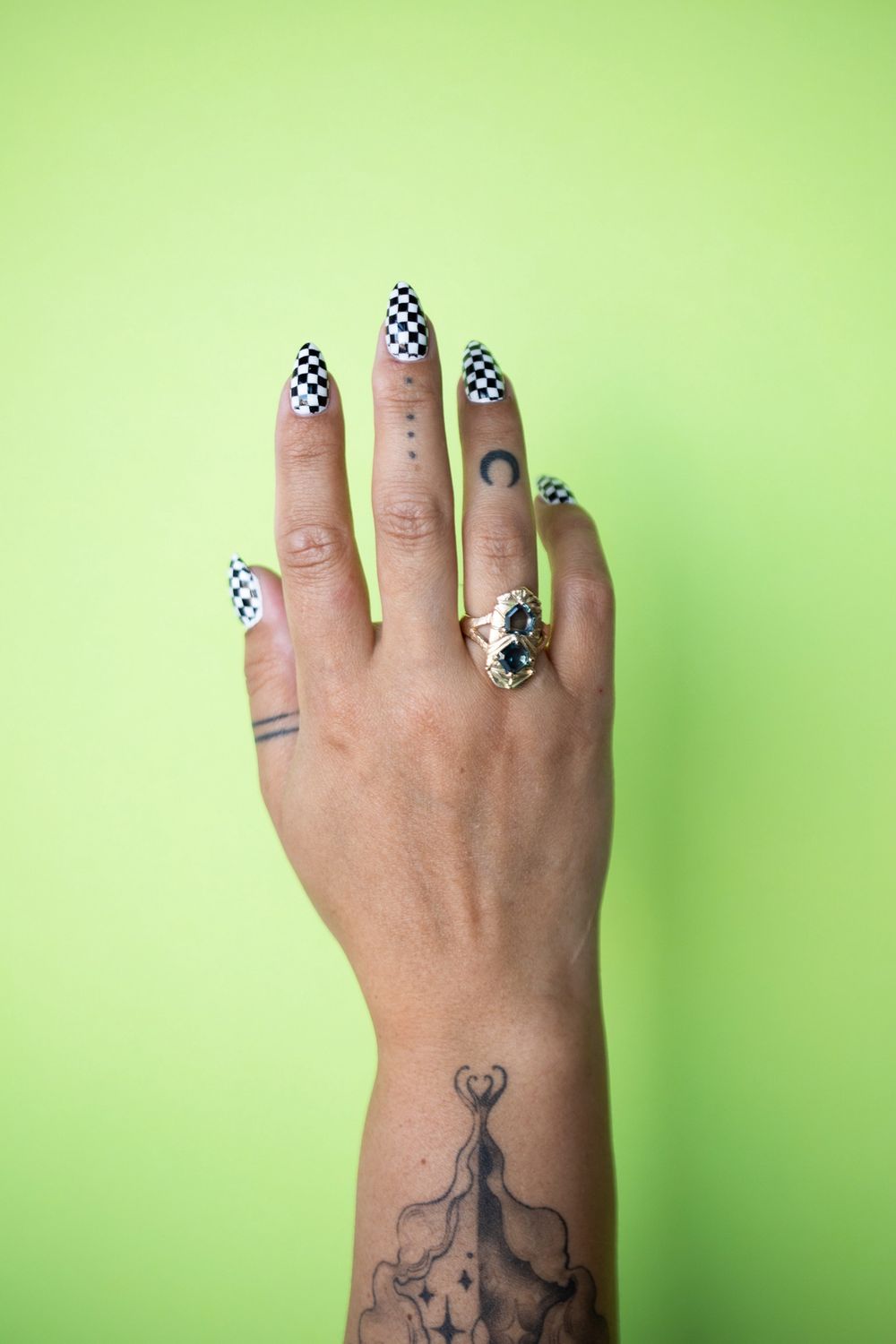 Sapphire Shield Ring 3