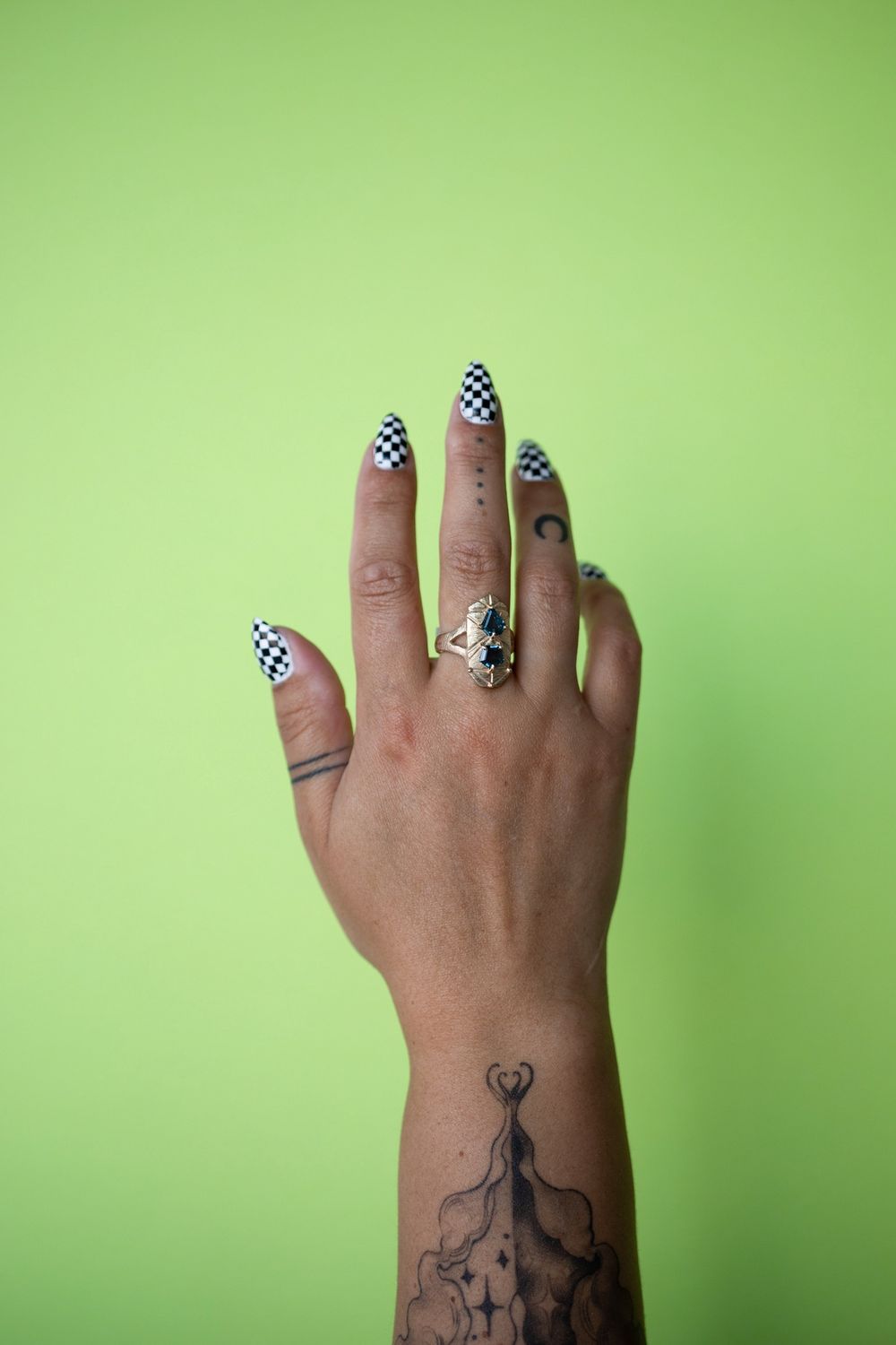 Sapphire Shield Ring 5