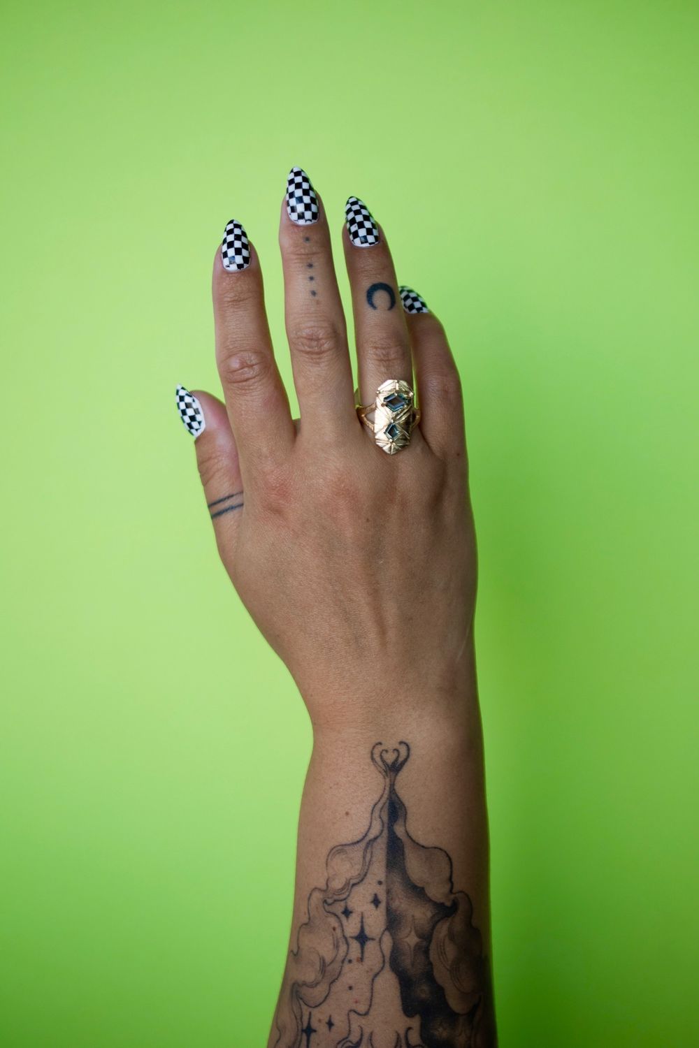 Sapphire Shield Ring 4