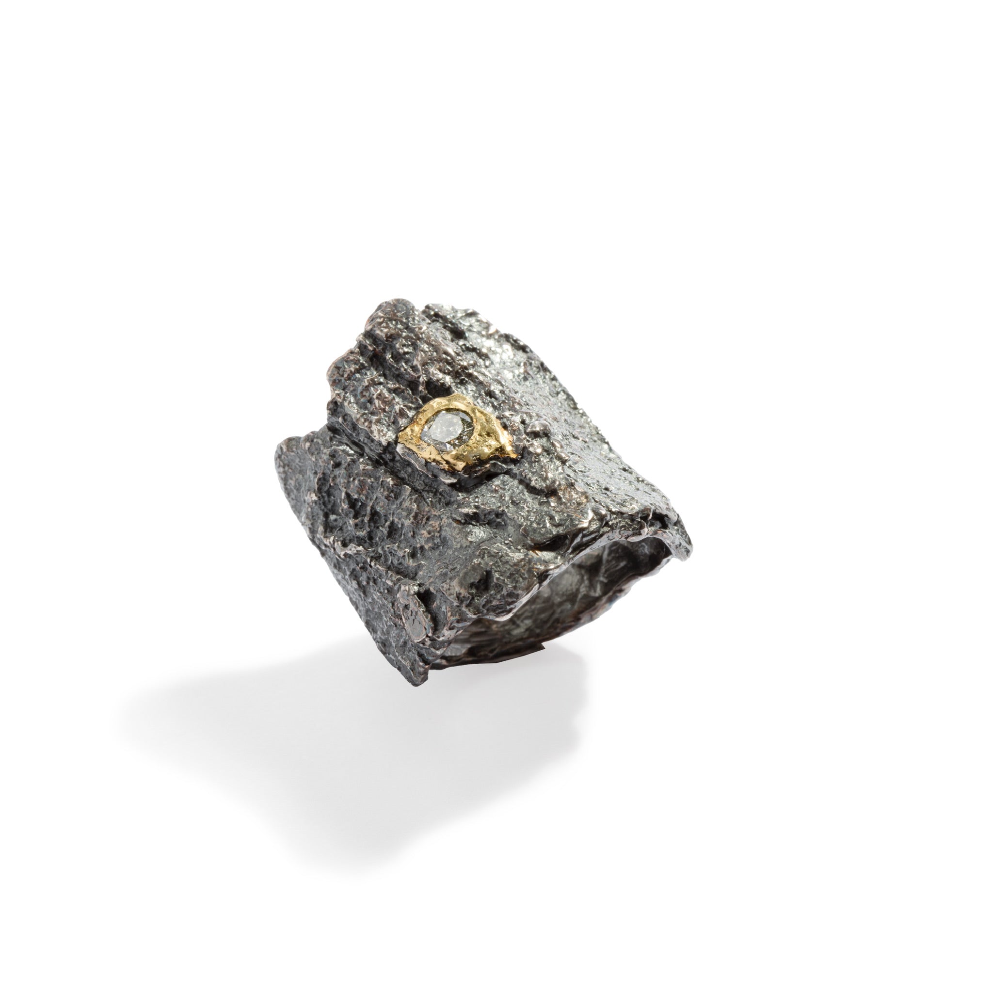 RAW YOU ring: Blackened Sterling Silver, 18k Yellow Gold, 1 White Diamond (2 mm)